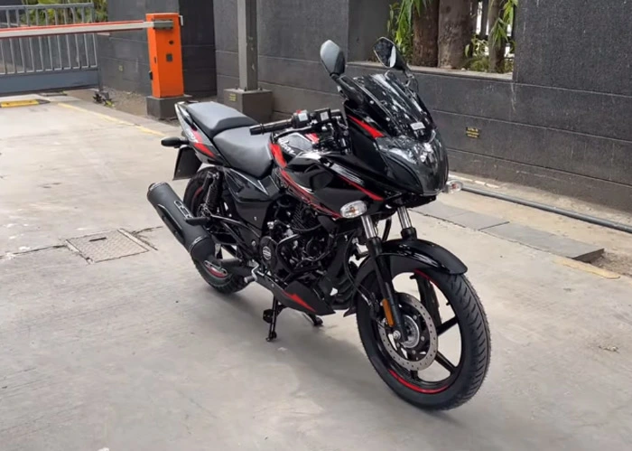 bajaj pulsar 220 2024 edition spotted