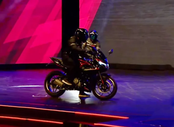 മാറ്റങ്ങളുമായി 2024 പള്സര് എഫ് 250 2024 bajaj pulsar 250 launched