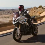 സാഹസികനിലെ സ്പോർട്ട് ബൈക്ക് - BMW S 1000XR