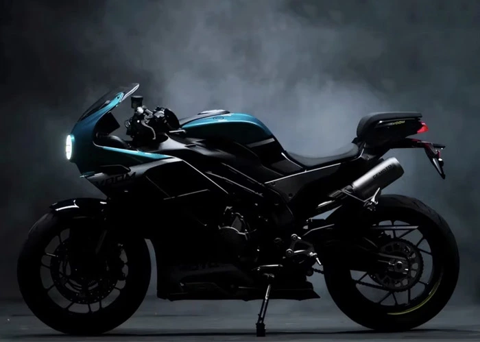 ചൈന ക്കാരൻ സി എഫ് മോട്ടോ തങ്ങളുടെ കുഞ്ഞൻ 4 സിലിണ്ടർ മോഡലിനെ അവതരിപ്പിക്കാൻ ഒരുങ്ങുന്നു.