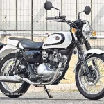 റോയല് എന്ഫീല്ഡ് ക്ലാസിക് നെ പിടിക്കാൻ കവാസാക്കി