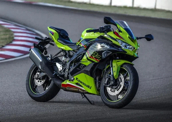 കവാസാക്കി മോട്ടോര് സൈക്കിള്സ് ഇസഡ് എക്സ് 4 ആർ ആർ അവതരിപ്പിച്ചു