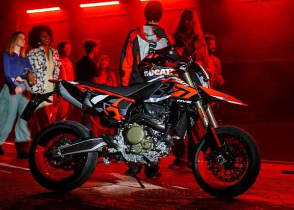 രാജാവ് ഇന്ത്യയിൽ സിംഗിൾ സിലിണ്ടർ റോക്കറ്റ്, ഡുക്കാറ്റി ഹൈപ്പർമോട്ടോറാഡ് 698 അവതരിപ്പിച്ചു