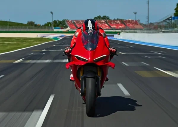 ഡുക്കാട്ടി പാനിഗാലെ വി4 നും കംഫോർട്ട് മുഖ്യം