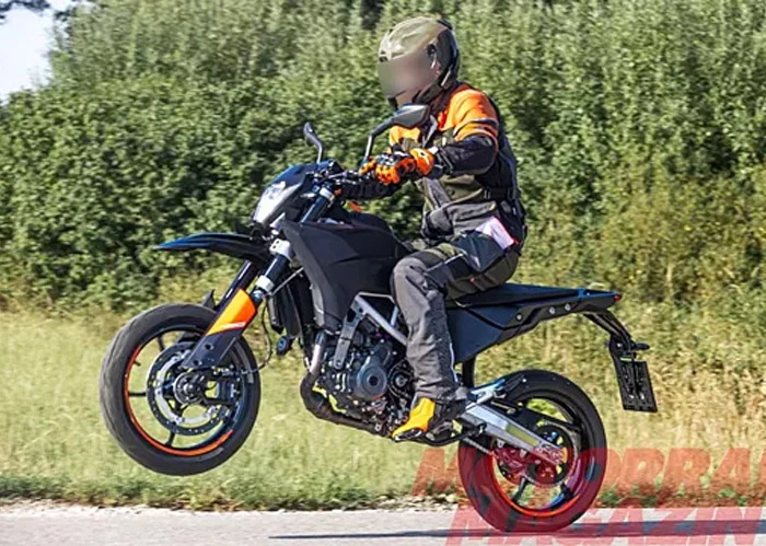 കെടിഎം ബൈക്ക്, 390 എസ്എംആർസി സ്പോട്ട് ചെയ്തു