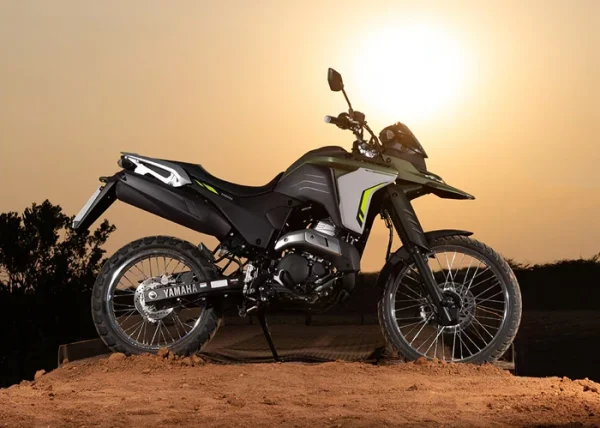 യമഹ എഫ്സി 25 ൻറെ സാഹസികൻ എത്തി