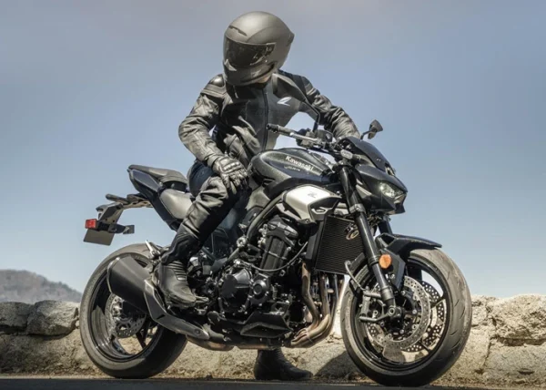 ഇസഡ് 900 അപ്ഡേറ്റ് ചെയ്തു , 2025 kawasaki z 900 launched in overseas