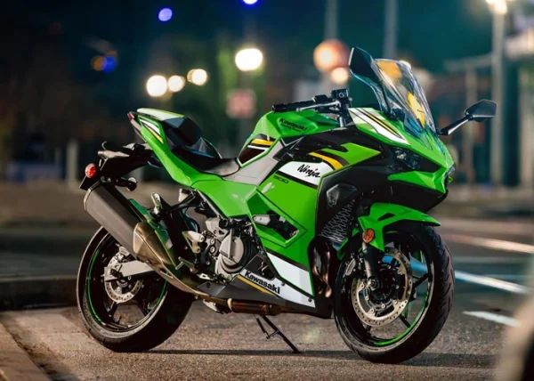 കവാസാക്കി ബൈക്ക് വില കുറച്ചു ***